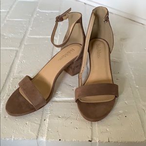 💋 Tan chunky heels